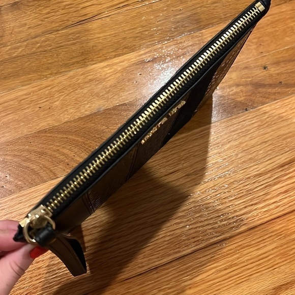 Michael Kors MK Jet Set Travel Zip Clutch Wristlet - Black - Picture 8 of 8